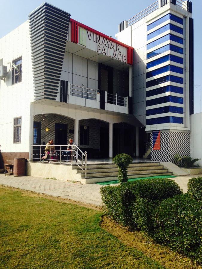 Vinayak Palace Mathura Exterior photo