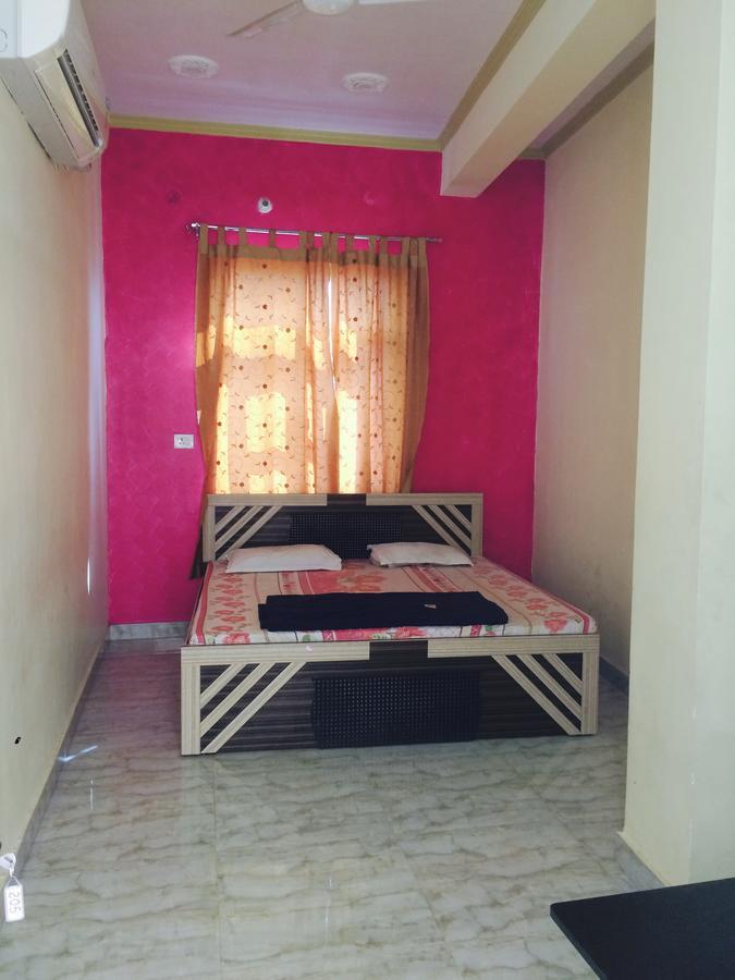 Vinayak Palace Mathura Exterior photo