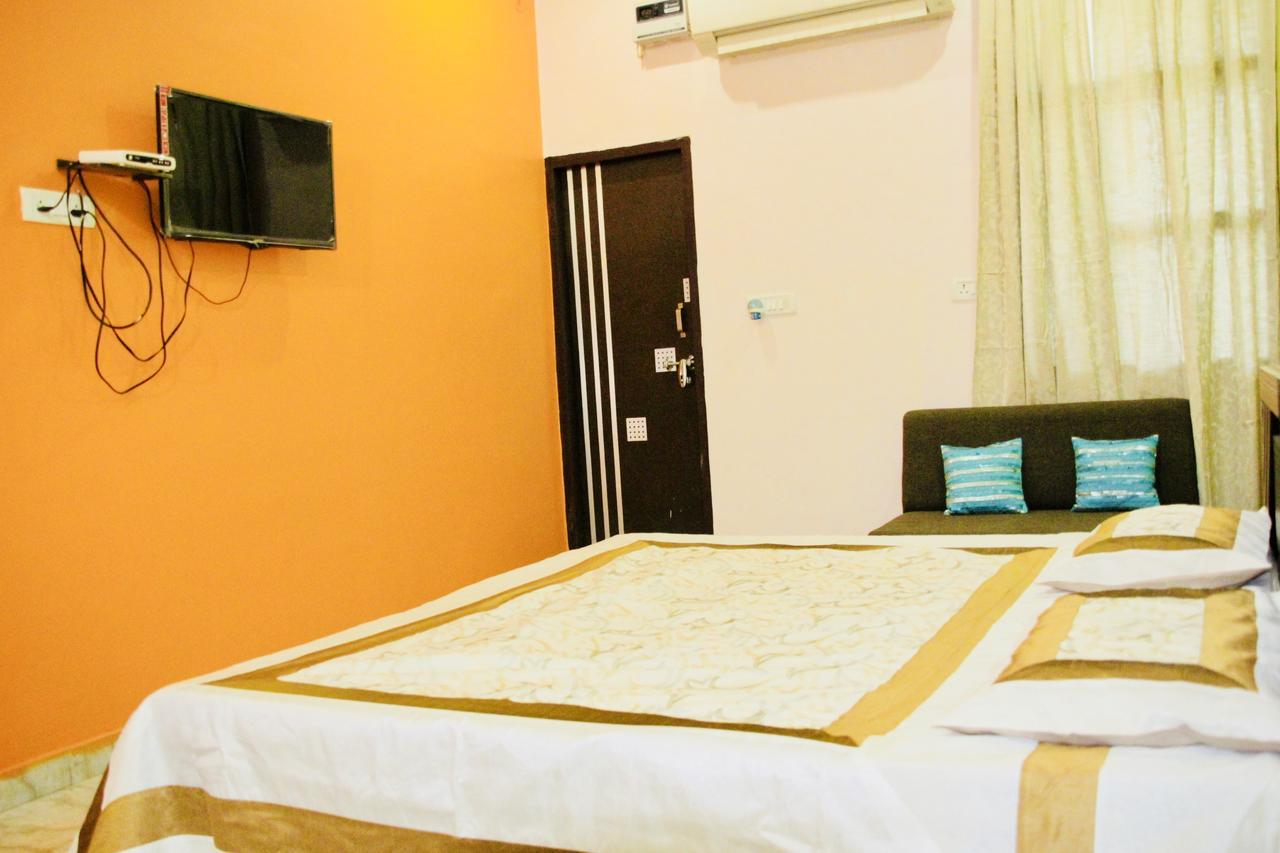 Vinayak Palace Mathura Exterior photo