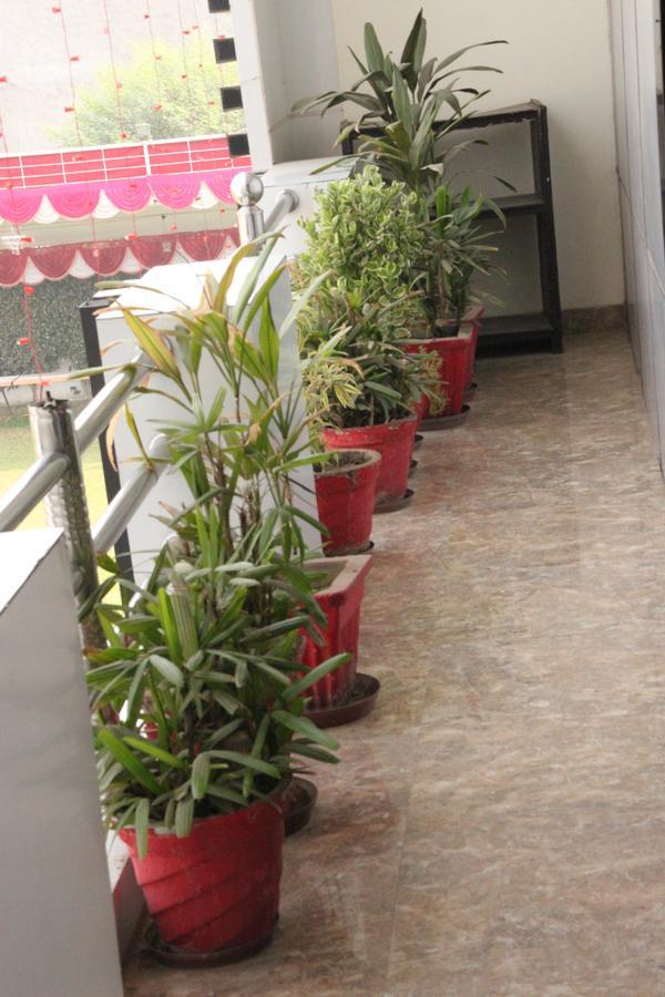 Vinayak Palace Mathura Exterior photo