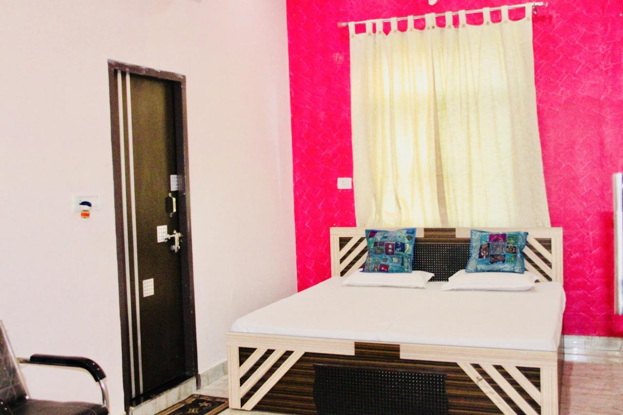 Vinayak Palace Mathura Exterior photo