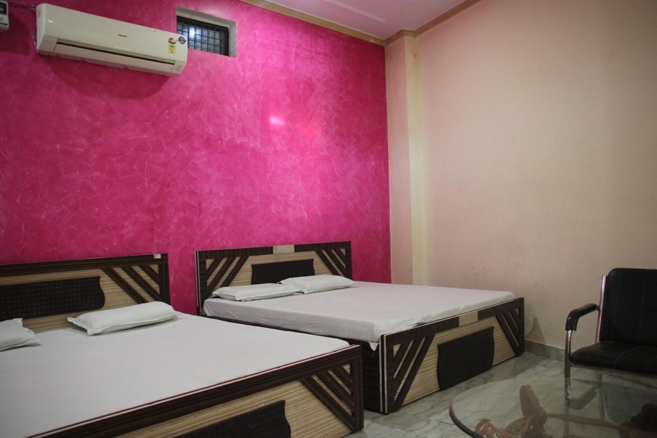 Vinayak Palace Mathura Exterior photo