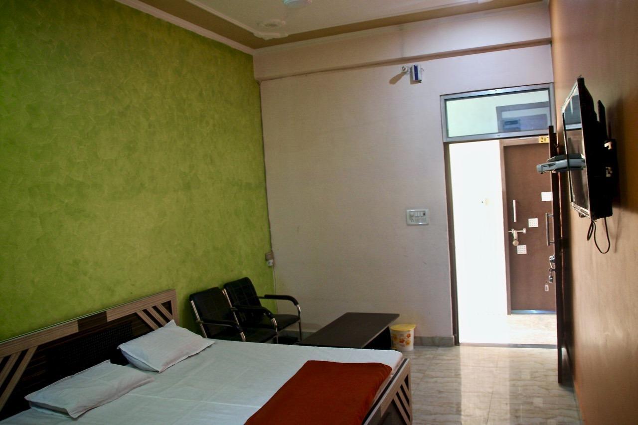 Vinayak Palace Mathura Exterior photo